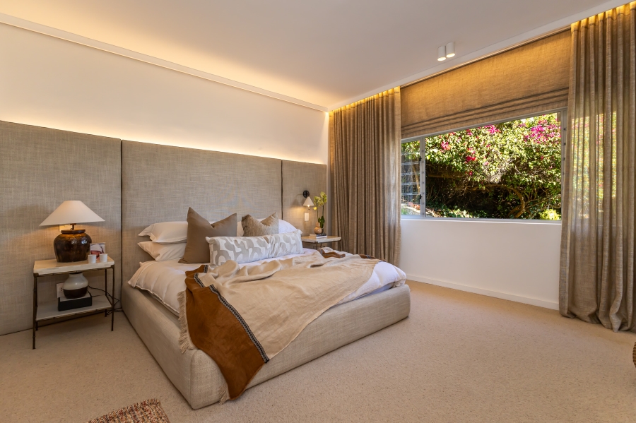 1 Bedroom Property for Sale in Sea Point Western Cape